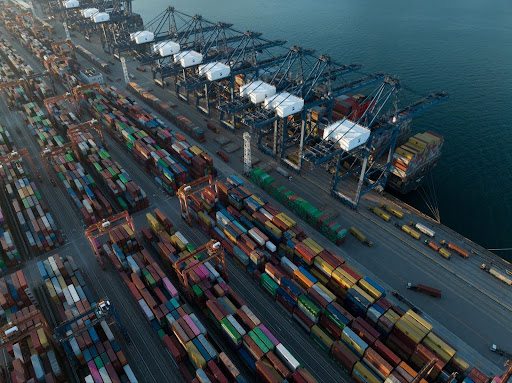 Le Canada importe-t-il des marchandises d’Asie ? Guide des importations commerciales